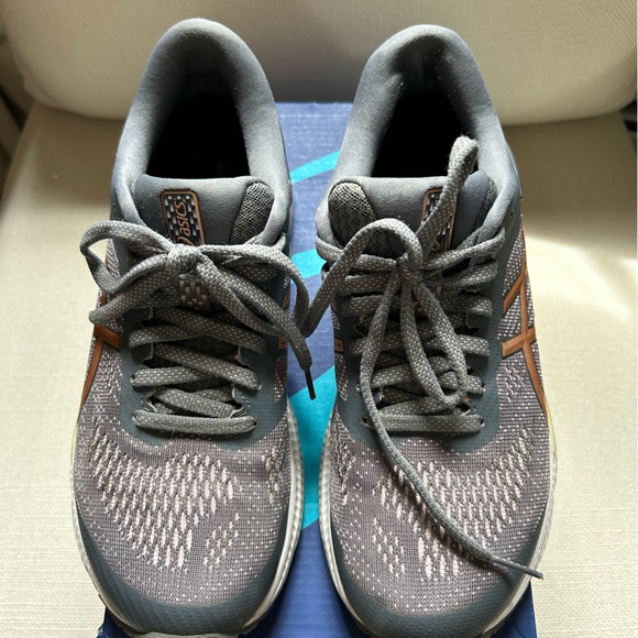 Gel-Kayano 26 Sneakers! - Picture 3 of 5